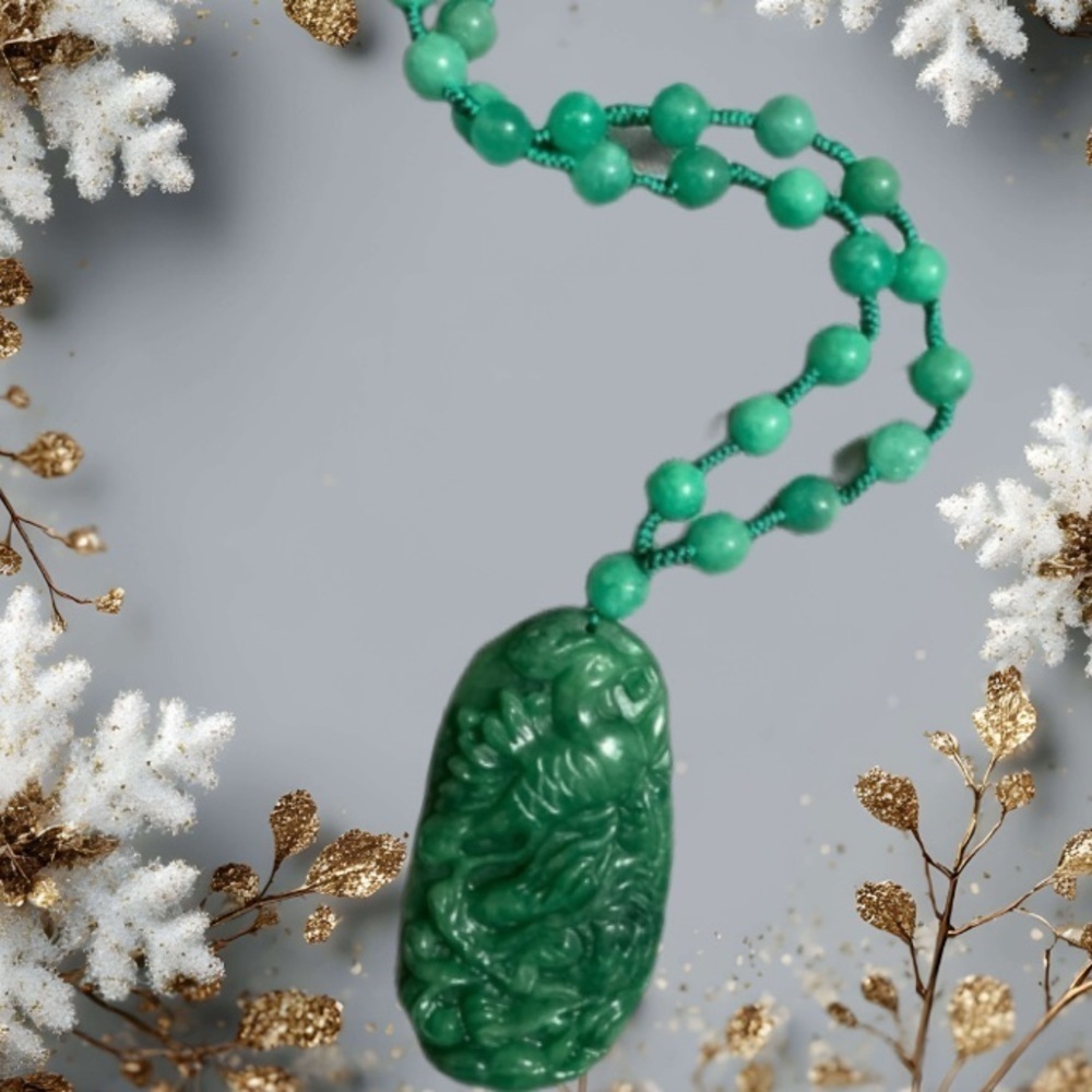Jadite Green Beads Necklace and Carved Bird Pendant with Magnetic Clasp